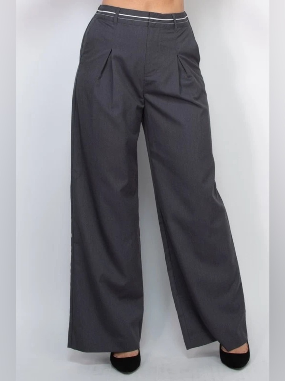 Classic Wide-Leg  Pants in Charcoal Gray